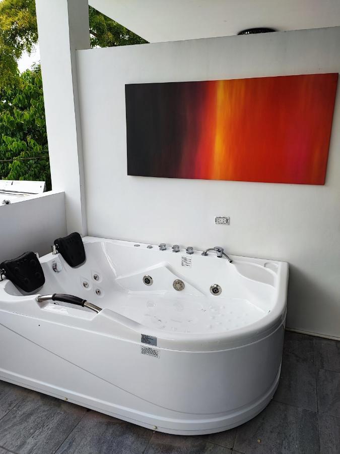 Bonsai Jacuzzi Suites Đảo Đảo Panglao Ngoại thất bức ảnh